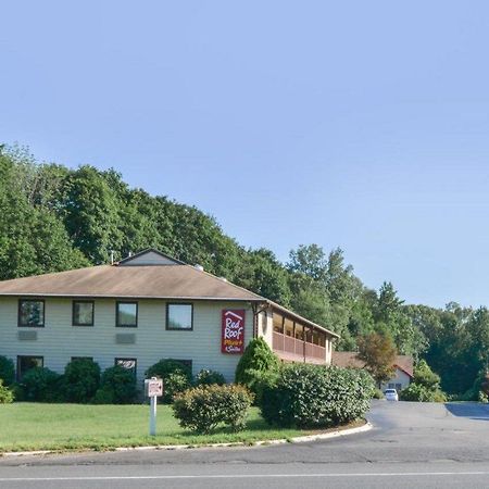 Red Roof Inn Plus+ & Suites Guilford Buitenkant foto